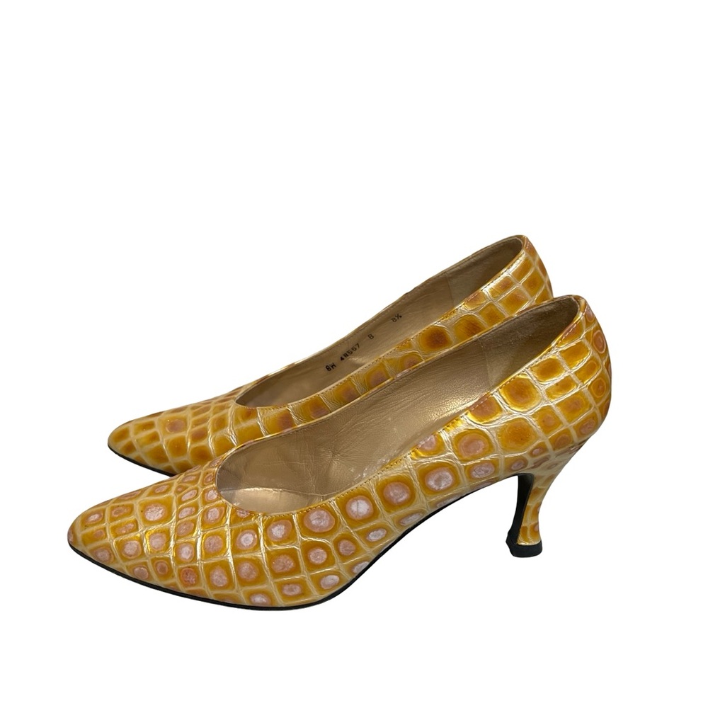 Stuart Weitzman Yellow Croc-Embossed Pointed Toe Kitten 8.5 B vintage